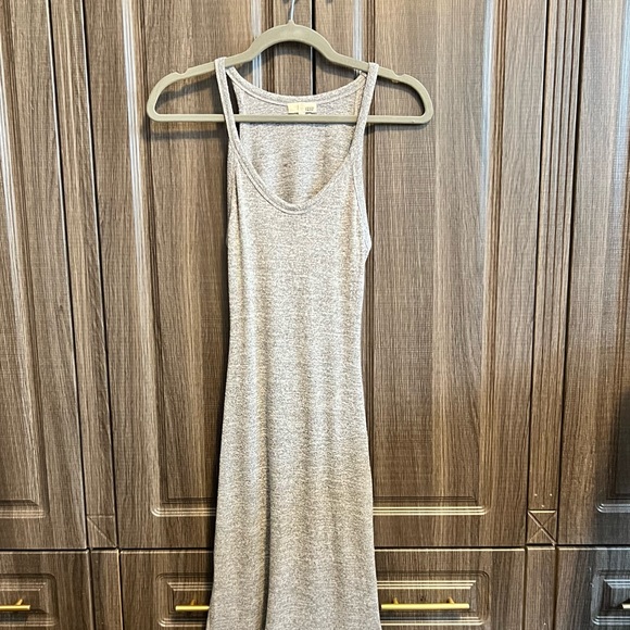 ARITZIA Cut Out Midi Dress - Picture 3 of 5